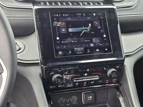 Used 2023 Jeep Grand Cherokee L Laredo RWD image 10