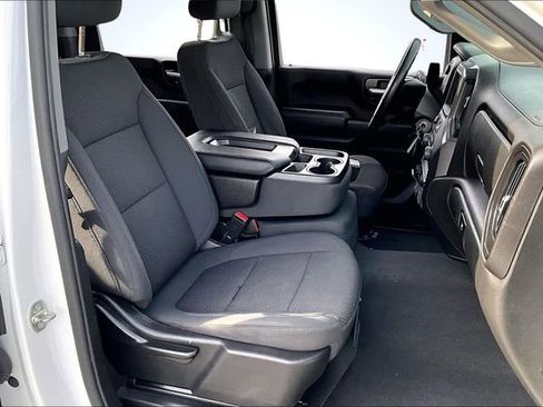 Used 2022 Chevrolet Silverado 2500 Custom w/ Custom Convenience Package image 28