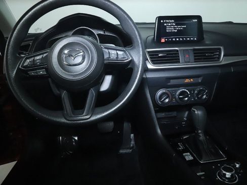 Used 2018 MAZDA MAZDA3 Sport FWD image 29
