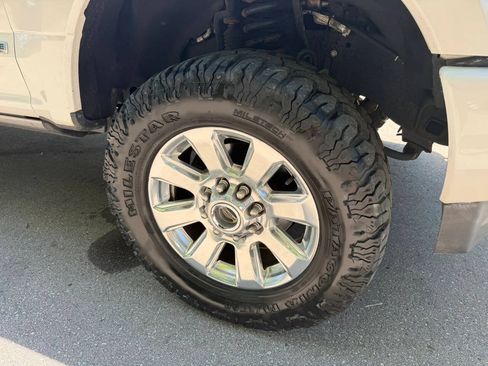 Used 2017 Ford F250 Platinum w/ Platinum Ultimate Package AWD/4WD image 92