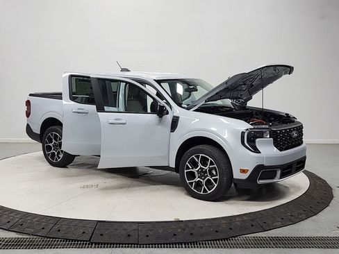 New 2026 Ford Maverick Lariat w/ 4K Tow Package AWD/4WD image 9