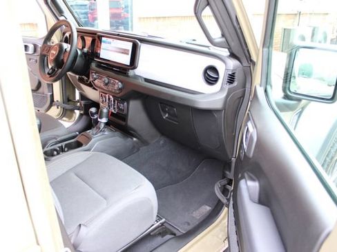 Used 2026 Jeep Wrangler Unlimited Sport AWD/4WD image 46
