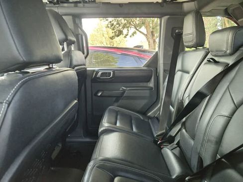 Used 2025 Ford Bronco Badlands AWD/4WD image 10