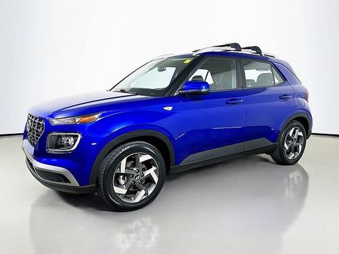 Used 2023 Hyundai Venue Limited FWD image 3
