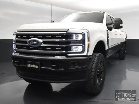 Used 2025 Ford F350 King Ranch w/ FX4 Off-Road Package AWD/4WD image 55