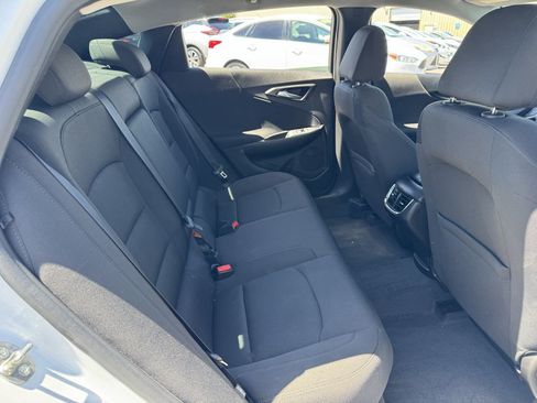 Used 2019 Chevrolet Malibu LT FWD image 17