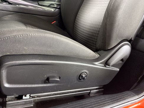 Used 2019 Dodge Challenger SXT AWD/4WD image 15
