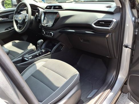 Certified 2023 Chevrolet TrailBlazer LT w/ Convenience Package FWD image 9