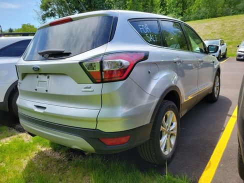 Used 2017 Ford Escape SE FWD image 3
