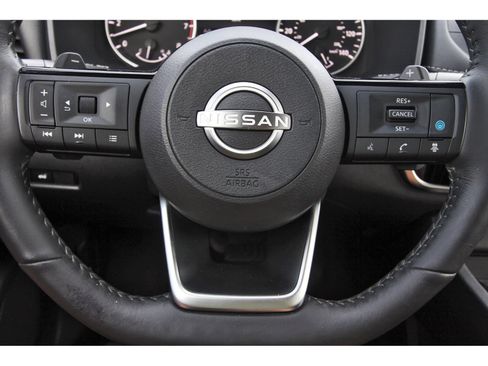 Used 2023 Nissan Rogue SV w/ SV Premium Package FWD image 17