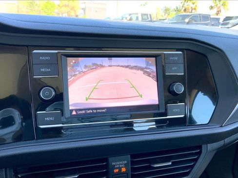 Used 2024 Volkswagen Jetta SE FWD image 29
