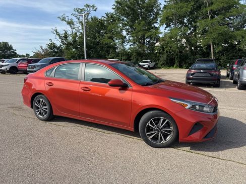 Used 2022 Kia Forte LXS FWD image 24