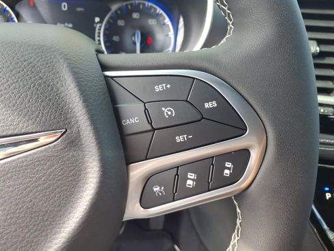 New 2026 Chrysler Pacifica Select image 9