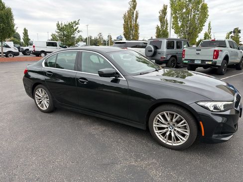 Used 2024 BMW 330i xDrive Sedan w/ Premium Package AWD/4WD image 5