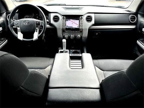 Used 2018 Toyota Tundra SR5 image 26