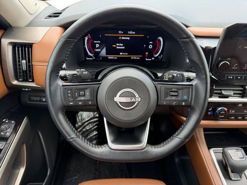 Used 2024 Nissan Pathfinder Platinum AWD/4WD image 17