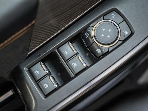 Certified 2022 Ford F150 Platinum w/ FX4 Off-Road Package image 46