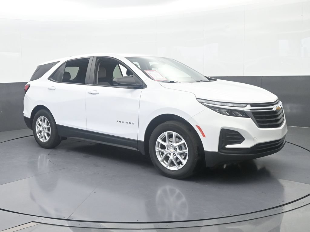 Used 2024 Chevrolet Equinox LS w/ LS Convenience Package FWD image 8