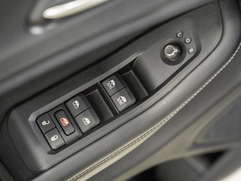 Used 2023 Jeep Grand Cherokee Altitude AWD/4WD image 35