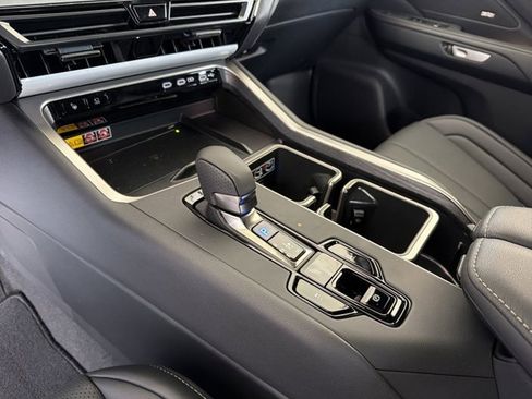Certified 2026 Lexus TX 500h AWD w/ Technology Package image 21