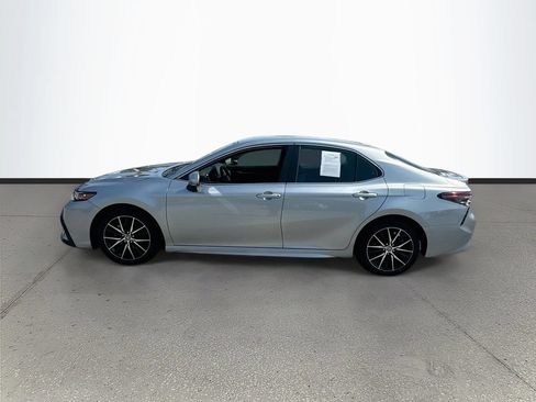 Used 2024 Toyota Camry SE FWD image 4