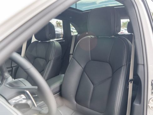 New 2026 Porsche Macan S image 4