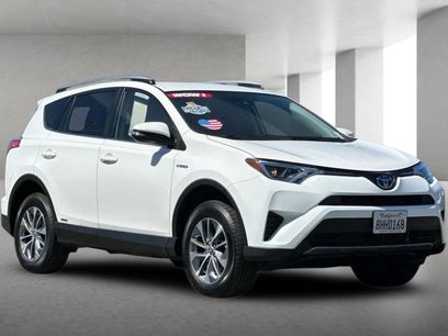 Used 2018 Toyota RAV4 LE w/ Carpet Mat Package