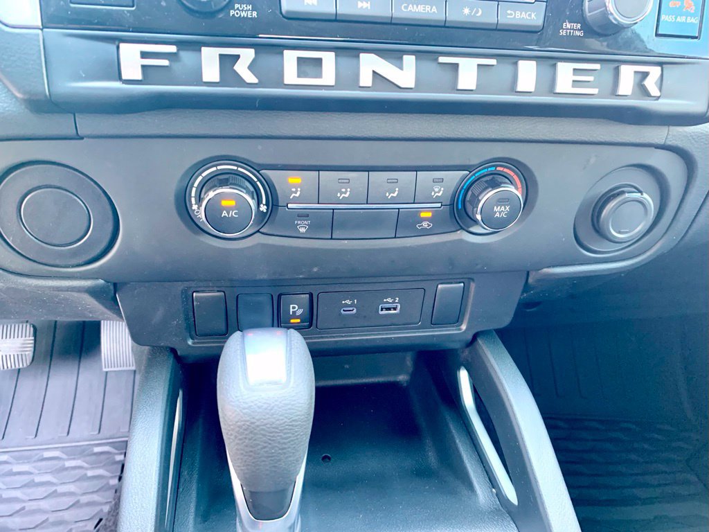 Used 2025 Nissan Frontier SV RWD image 35