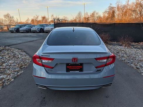 Used 2021 Honda Accord Touring image 4