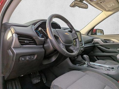 Used 2019 Chevrolet Traverse LT image 10