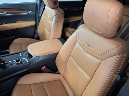 Used 2025 Cadillac XT5 Premium Luxury FWD image 11