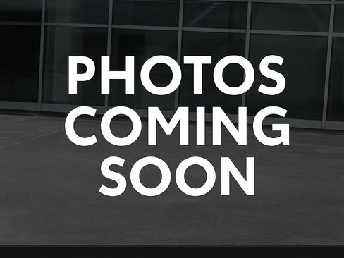 Used 2022 Toyota Sienna XLE AWD/4WD image 2