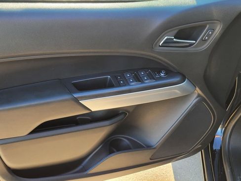 Used 2022 Chevrolet Colorado LT w/ LT Convenience Package image 19