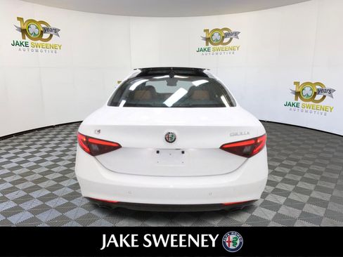 New 2022 Alfa Romeo Giulia Ti image 7