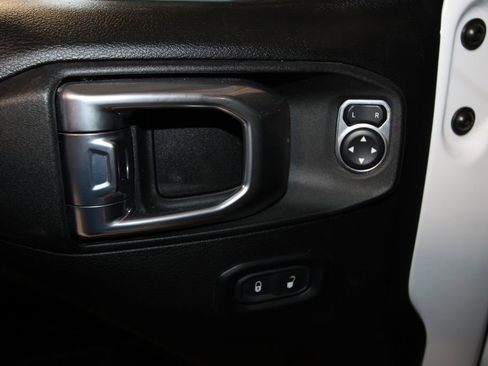 Used 2021 Jeep Gladiator Mojave AWD/4WD image 6
