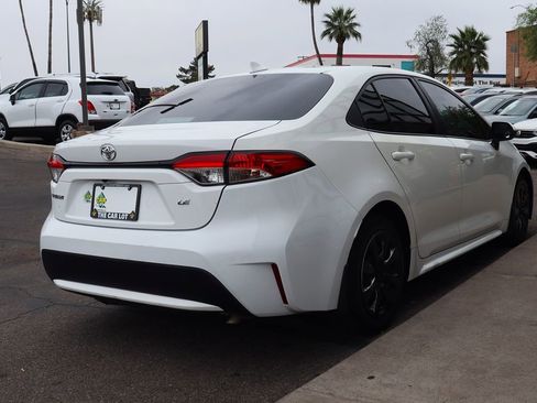 Used 2021 Toyota Corolla LE image 12