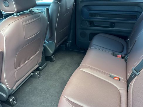 New 2025 Volkswagen ID. Buzz Pro S RWD image 12