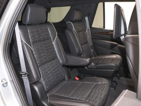 Used 2024 Cadillac Escalade Premium Luxury Platinum image 28