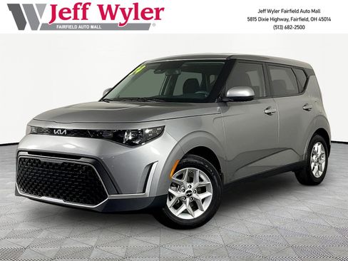 Used 2024 Kia Soul LX w/ Option Group 015 FWD image 1