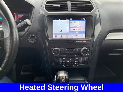Used 2019 Ford Explorer XLT w/ Equipment Group 202A FWD image 17