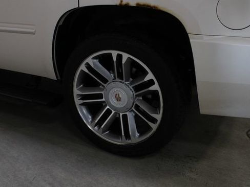 Used 2013 Cadillac Escalade Premium image 27