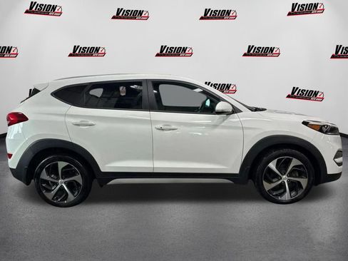 Used 2017 Hyundai Tucson Sport image 4