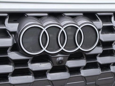 Certified 2025 Audi Q5 Premium AWD/4WD image 30