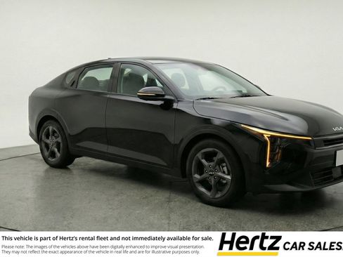 Used 2025 Kia K4 LXS image 1