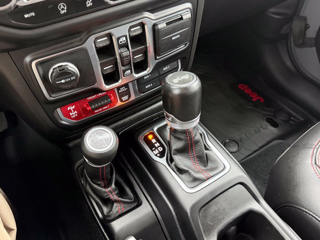Used 2021 Jeep Wrangler Unlimited Rubicon AWD/4WD image 36