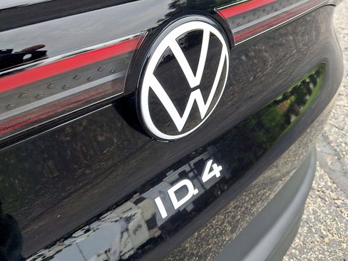 Used 2023 Volkswagen ID.4 Pro AWD/4WD image 24