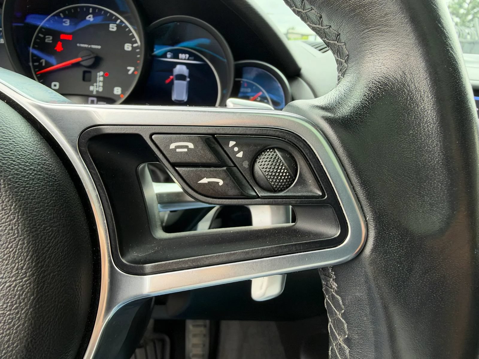 Used 2017 Porsche Cayenne AWD/4WD image 46