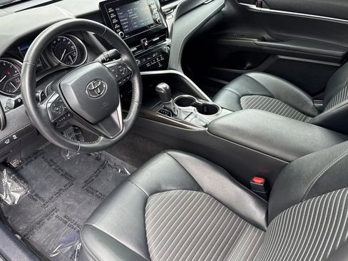 Used 2023 Toyota Camry SE FWD image 4