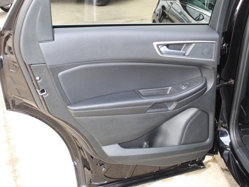 Used 2024 Ford Edge SEL image 17