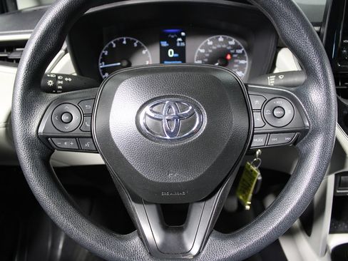 Used 2025 Toyota Corolla Cross L FWD image 13